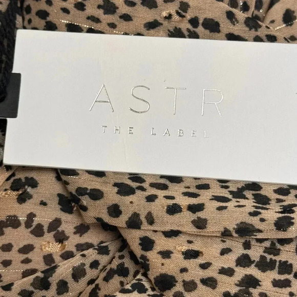 New ASTR The Label Medine Midi Dress Leopard Animal Print Draped Front Women's L - Picture 10 of 12